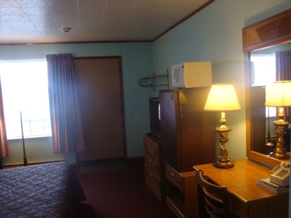 Currys Motel By Oyo Saginaw Mi Ruang foto