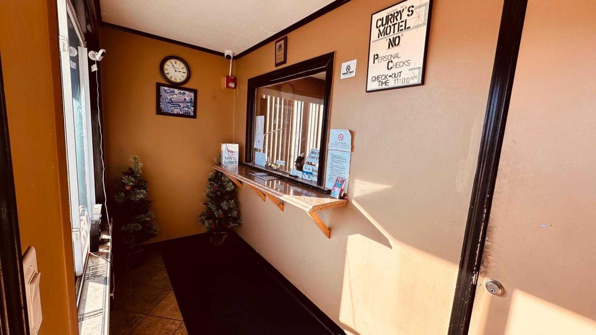 Currys Motel By Oyo Saginaw Mi Bagian luar foto