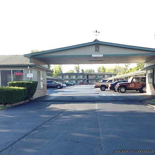Currys Motel By Oyo Saginaw Mi Bagian luar foto